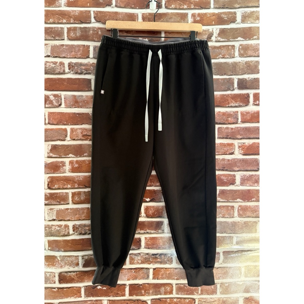 Figs Mari Jogger Scrub Pants in Black, Size L/P